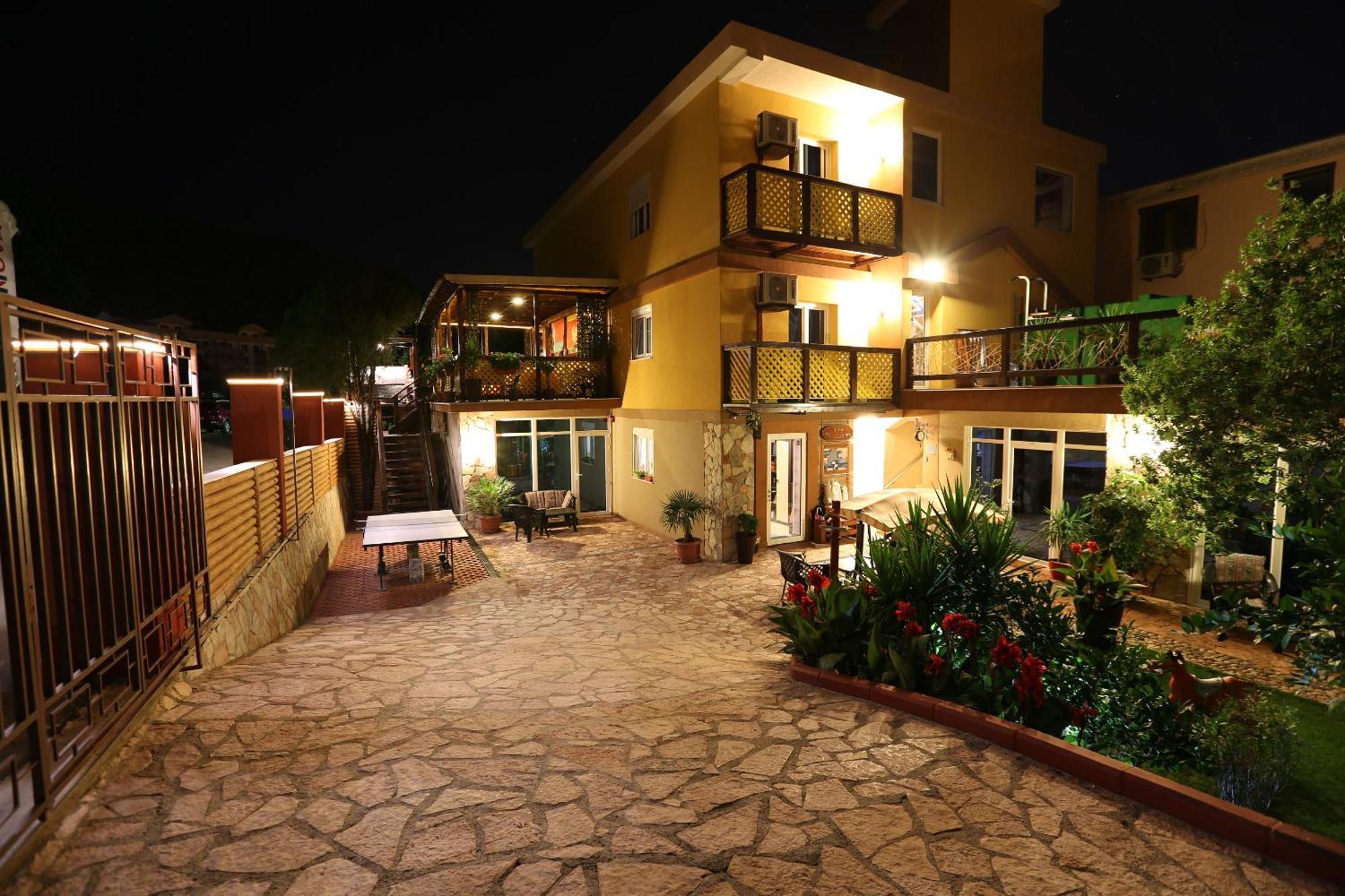 Apartments Ds Club Budva Bagian luar foto